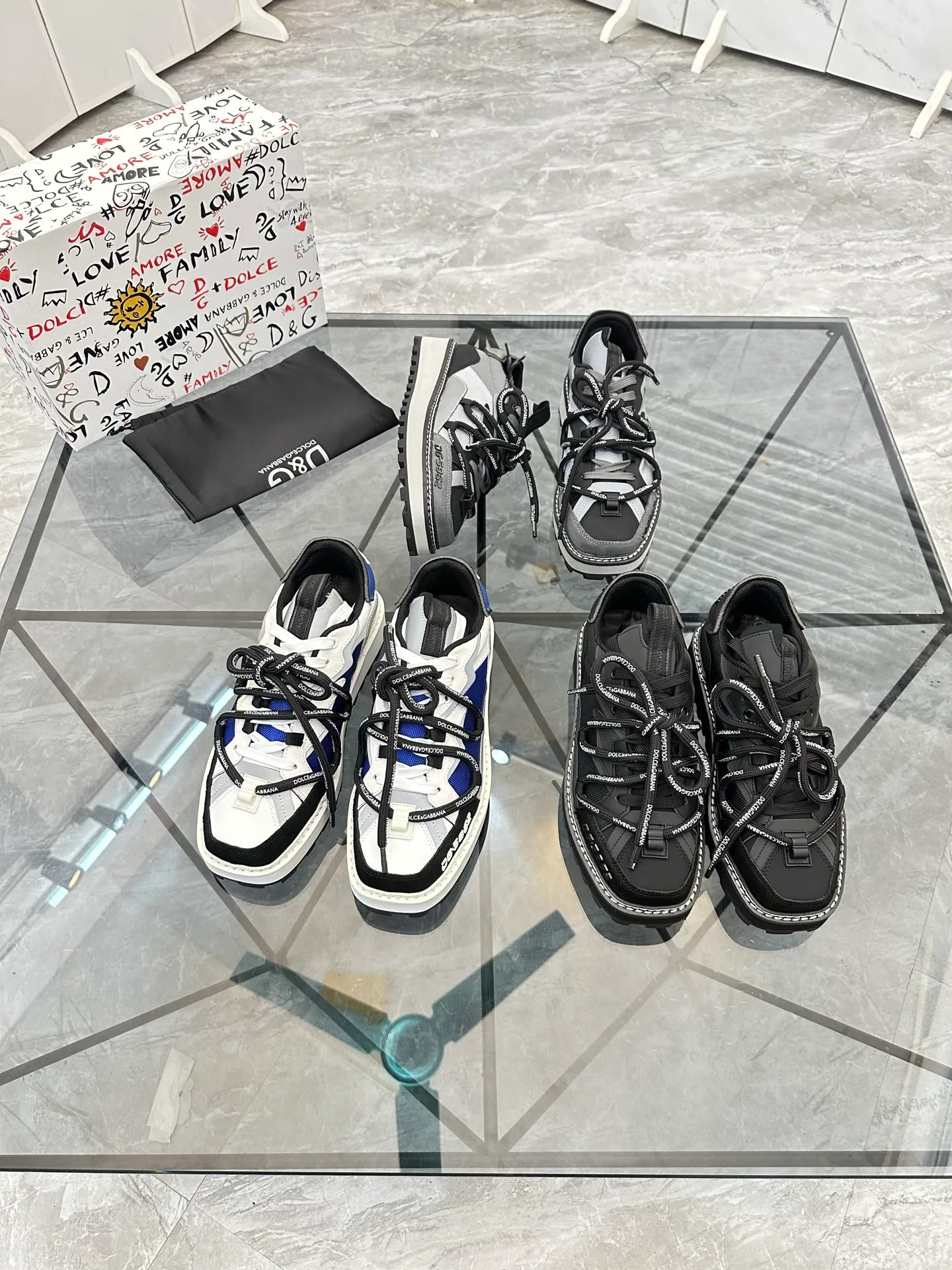Men's shoes: 💰P660¥ Top high-end quality Product trademark: DG "Dolce & Gabbana*" low-top casual shoes Regular size: 39-45 (can be customized to 46.) Product material: Upper imported first-layer cowhide spliced ​​with breathable fly weave, breathable lining, original outsole. No.: 6225